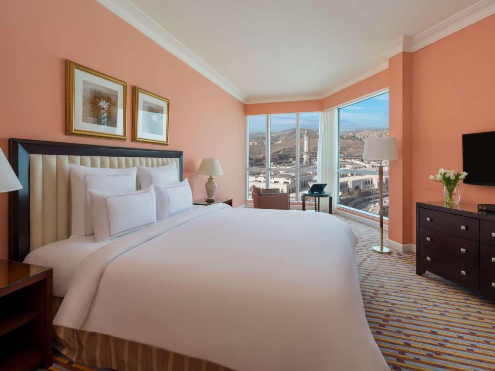 Junior Suite Partial Kaaba View